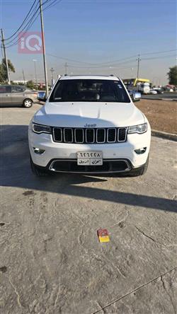 جیپ گراند شیرۆکی